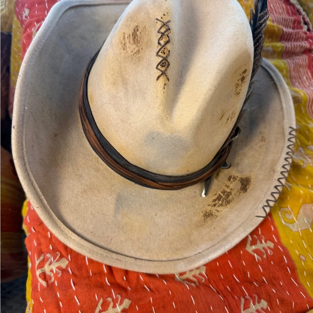 Classic Cream Western Hat with Feather Accent